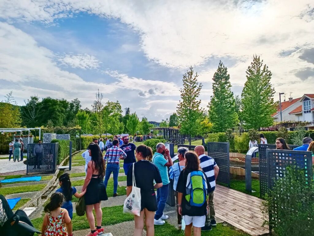 jardines con gente